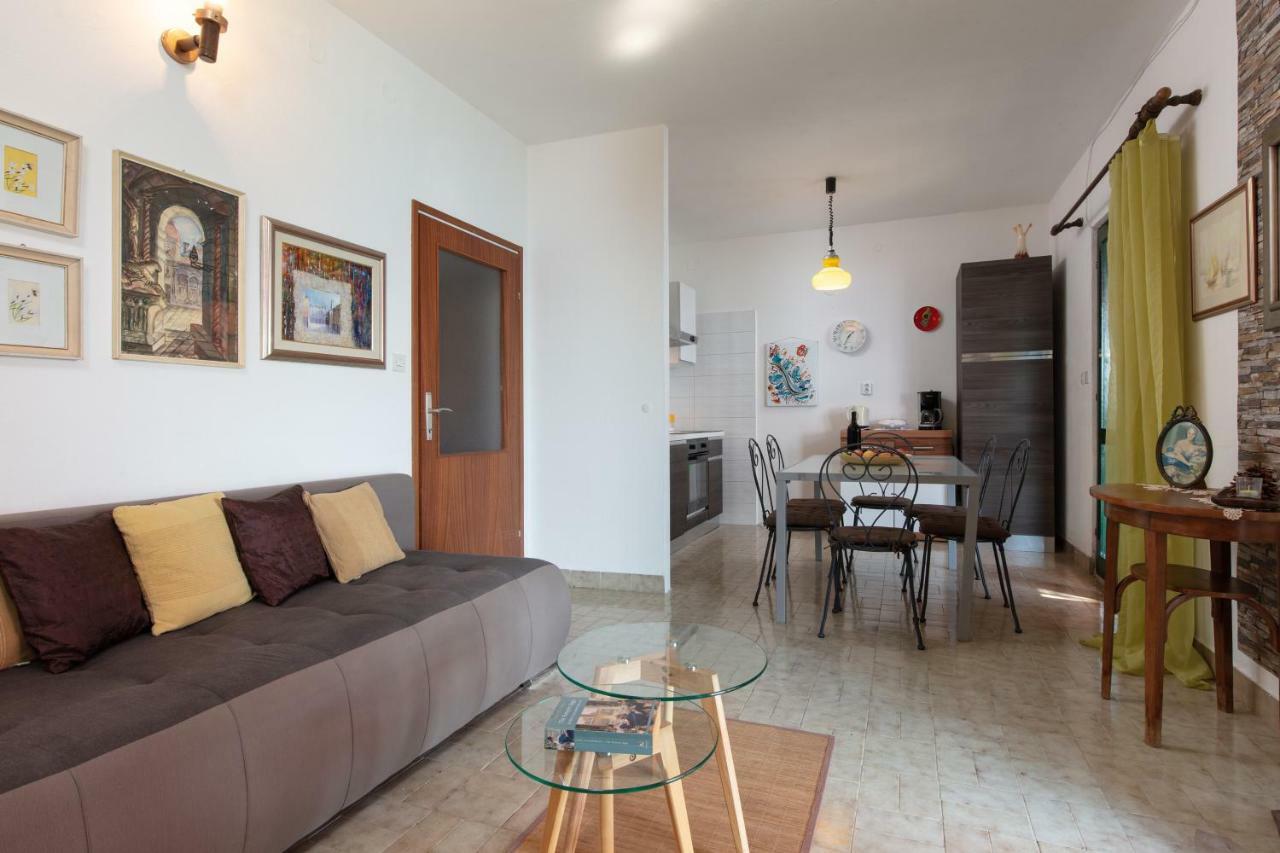 Holiday Home Barbara Trogir Zewnętrze zdjęcie