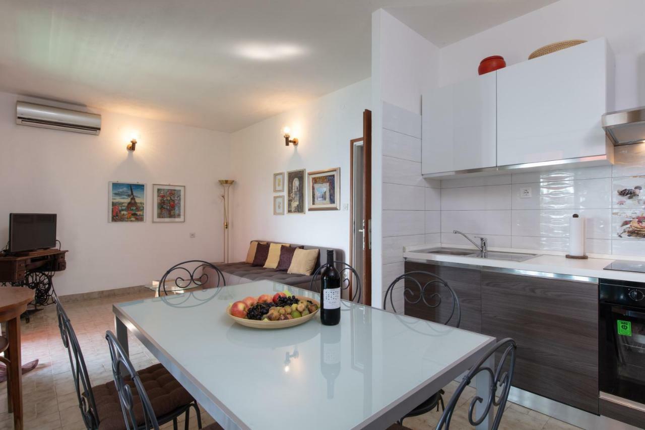 Holiday Home Barbara Trogir Zewnętrze zdjęcie
