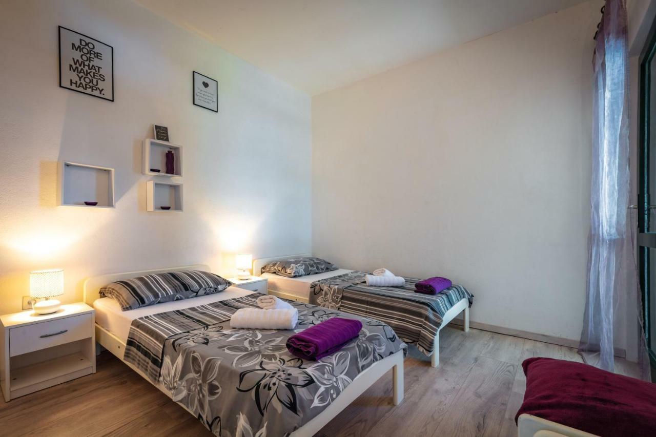 Holiday Home Barbara Trogir Zewnętrze zdjęcie